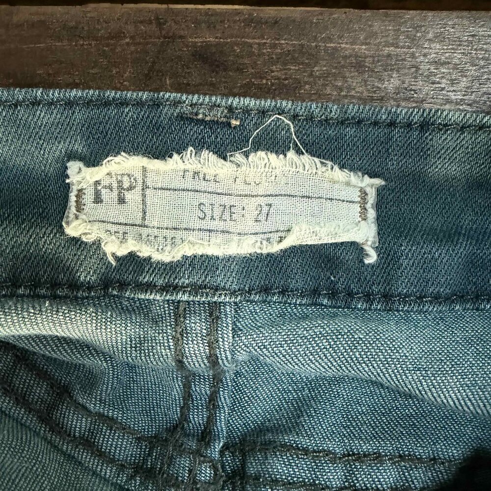 Free People Bohemian Faded Blue Overalls Sz 27 - Picture 8 of 13